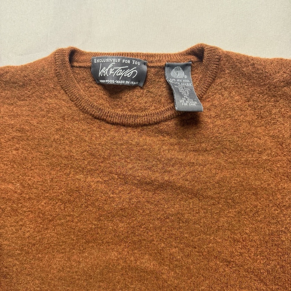 Lord & Taylor 100% Merino Wool Sweater Made in Italy See Measurements - Picture 3 of 6
